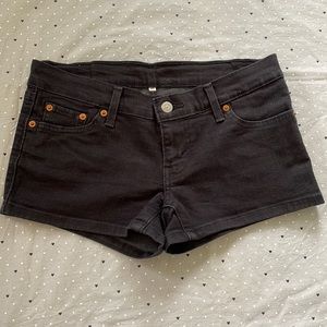 Black women’s Levi’s shorts